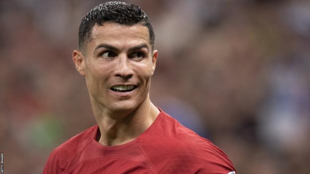 Tão natural como a sua sede: Ronaldo bate recorde de jogador com mais  internacionalizações, bisa… e chega a outro recorde – Observador