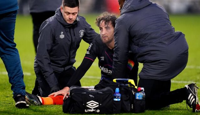 Jogo do Luton cancelado após Tom Lockyer desmaiar em campo