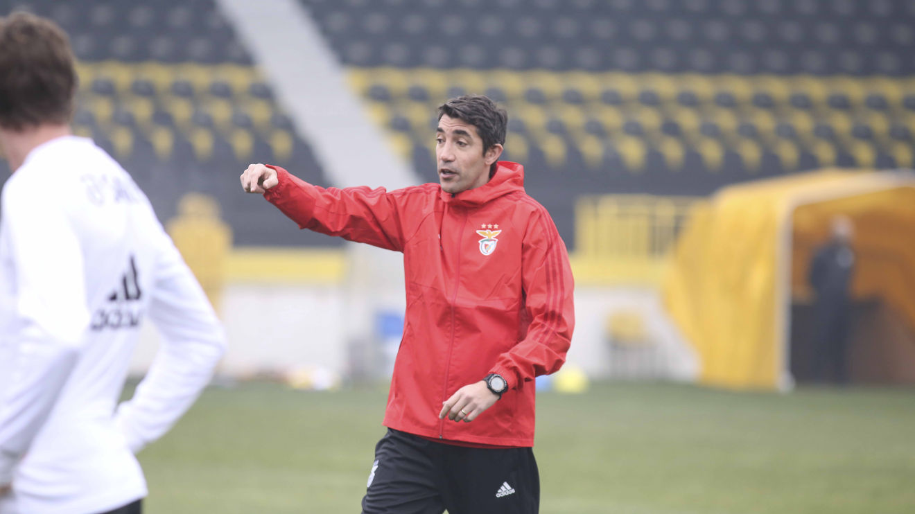 Bruno Lage conta com poucos jogadores no regresso ao treino do Benfica ...