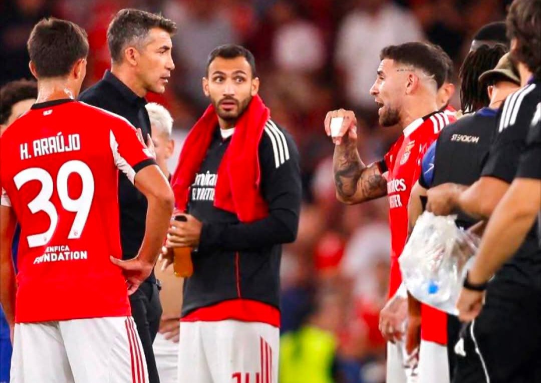 Otamendi confrontou Bruno Lage no relvado após a derrota do Benfica ...